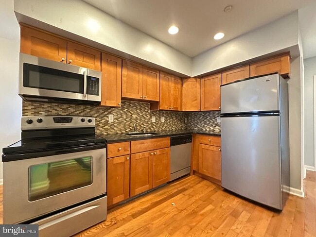 Building Photo - 1835 N Bouvier St