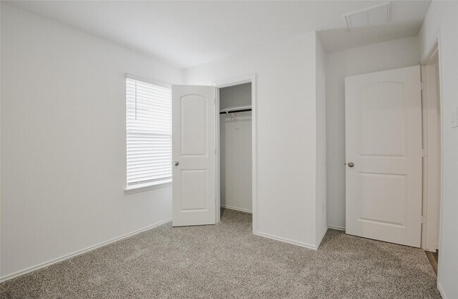 Building Photo - 14719 Evergreen Orchards Ln