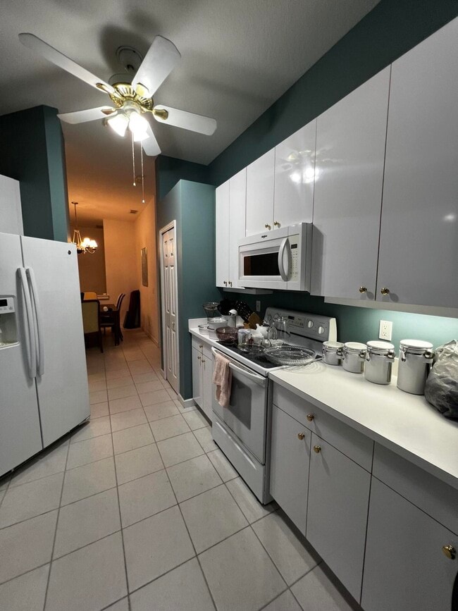 Building Photo - 742 SW Aruba Bay