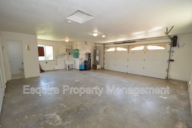 Building Photo - 13515 W Telegraph Rd