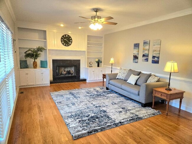 Building Photo - 4876 Rolling Hill Rd