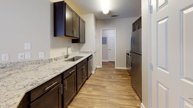 Building Photo - Avalon Peaks