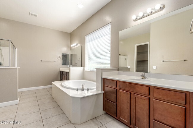 Building Photo - 14762 W Georgia Dr