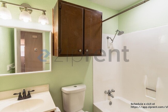 Building Photo - 2903 Parker Ln