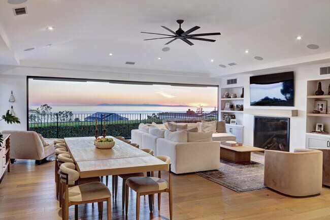 Building Photo - 4 S Vista De La Luna