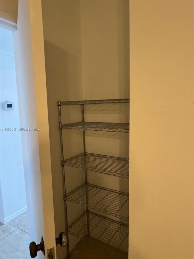 Building Photo - 7800 Carlyle Ave