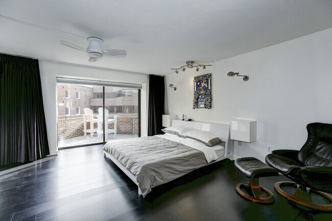 Building Photo - Application Fees Waived! Contemporary 2 Bed 2.5 Bath Condo in Georgetown's Iconic Flourmill Condo...