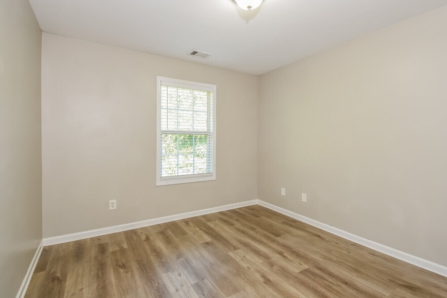 Building Photo - 242 Derby Ct