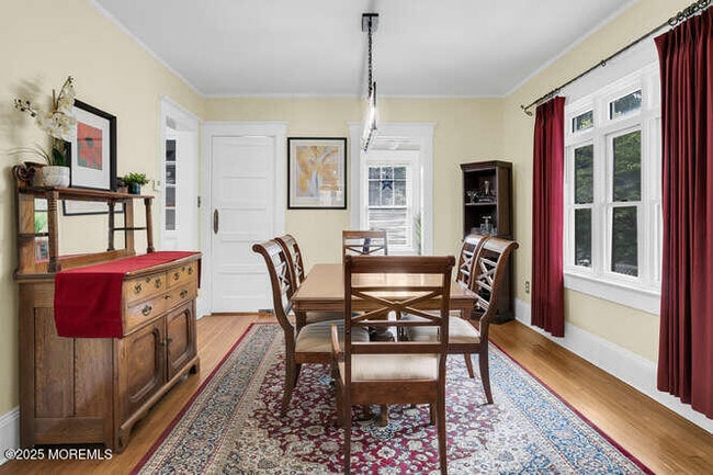 Building Photo - 137 E Bergen Pl