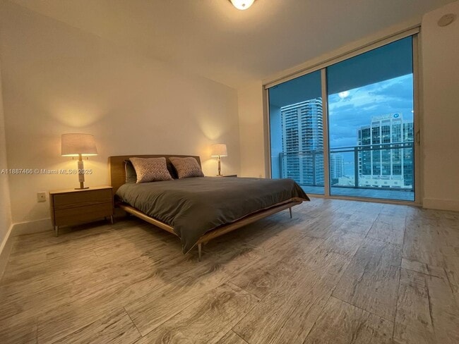 Building Photo - 1080 Brickell Ave