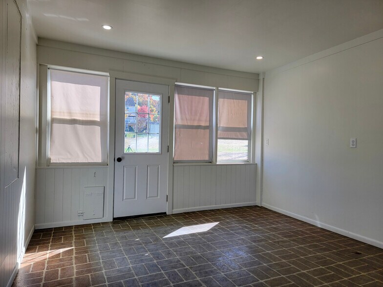 Building Photo - 1290 Sheep Hill Rd