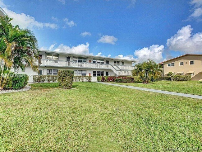 Building Photo - 134 Windsor G