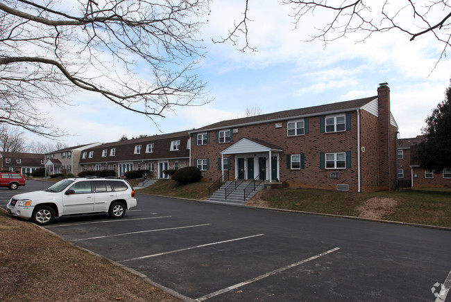 Building Photo - Sheffield Square Apartments