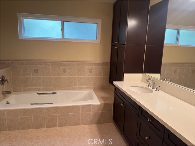Building Photo - 1138 Las Riendas Way