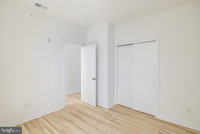 Building Photo - 1842 E Harold St