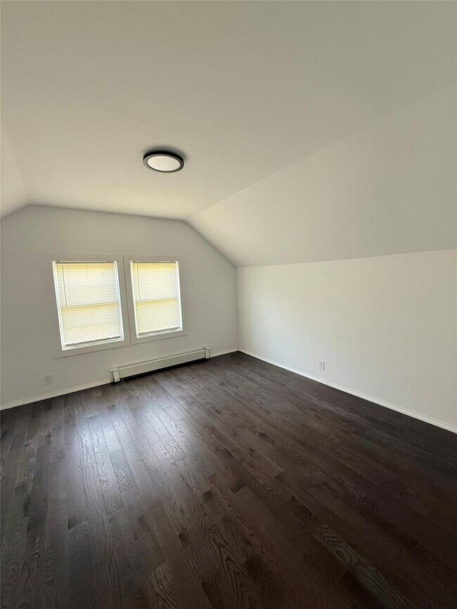 Building Photo - 815 Carpenter Pl