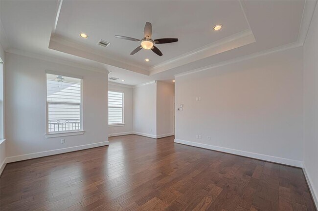 Building Photo - 1237 W 23rd St