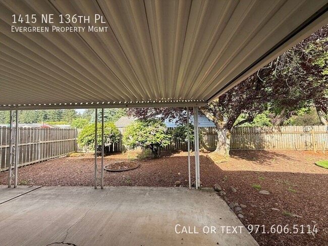 Building Photo - 1415 NE 136th Pl