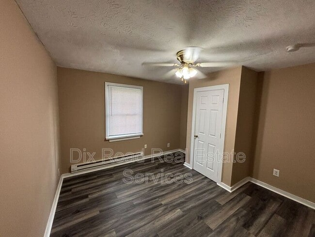 Building Photo - 829 Maple Ave
