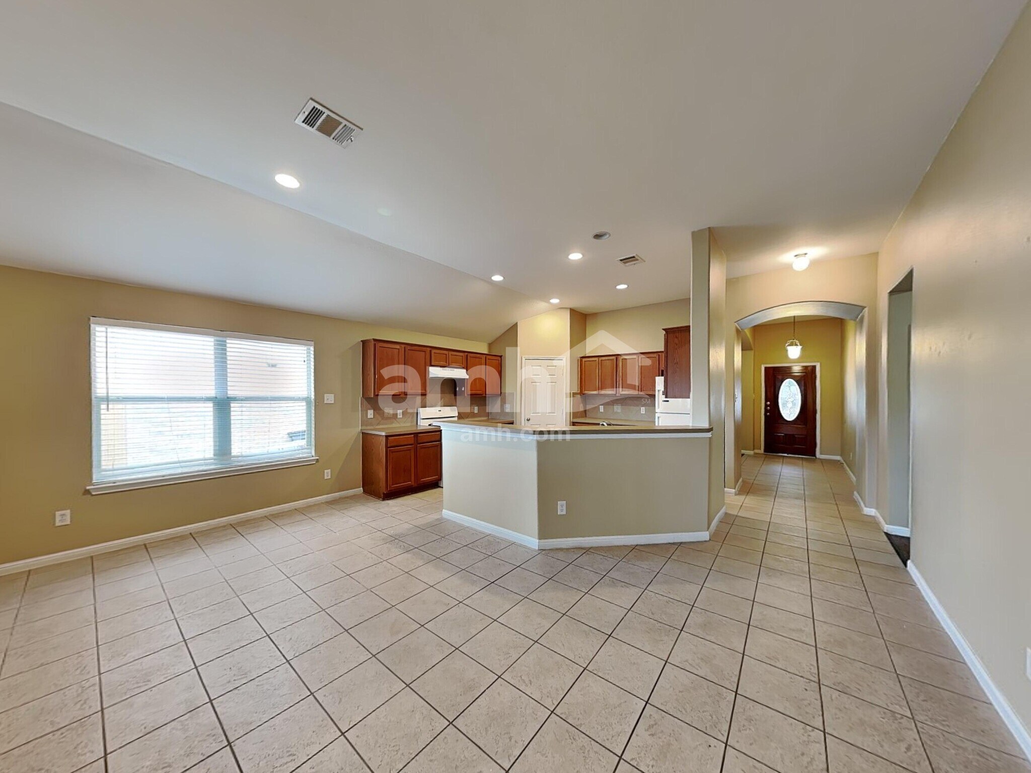 Building Photo - 18505 Sandy Bottom Dr
