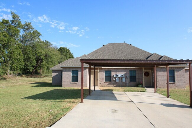 Building Photo - 105-107 Sunburst Court