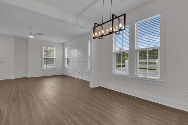 Building Photo - 268 Symphony Ave