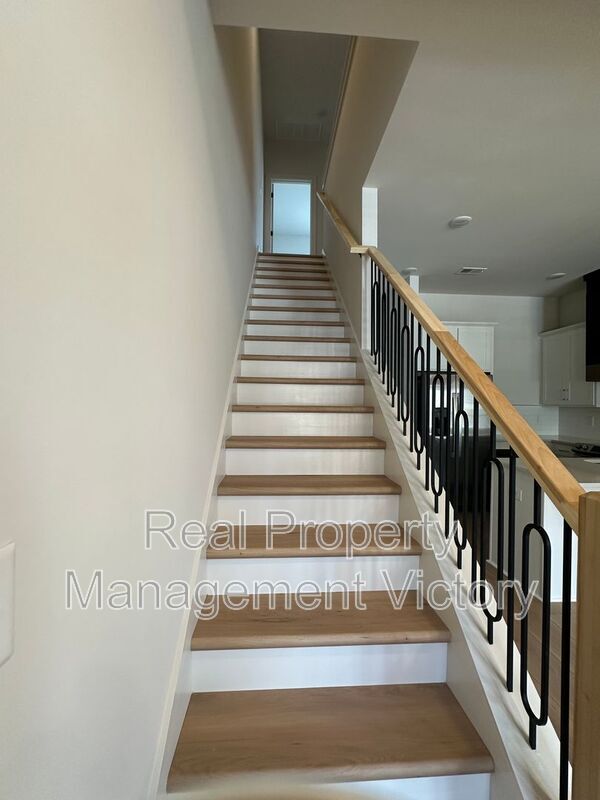 Building Photo - 1108 Windsor Sq