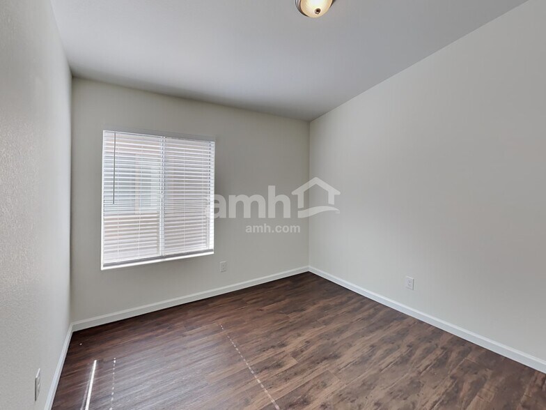 Building Photo - 2256 E Monona Dr