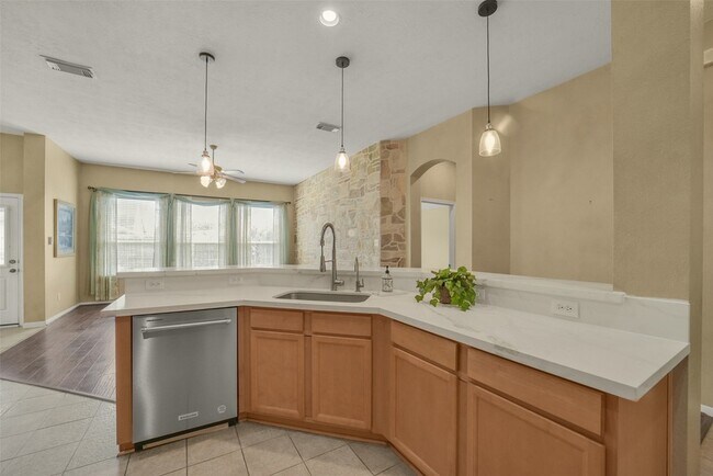 Building Photo - 18930 Magnolia Arbor Ln