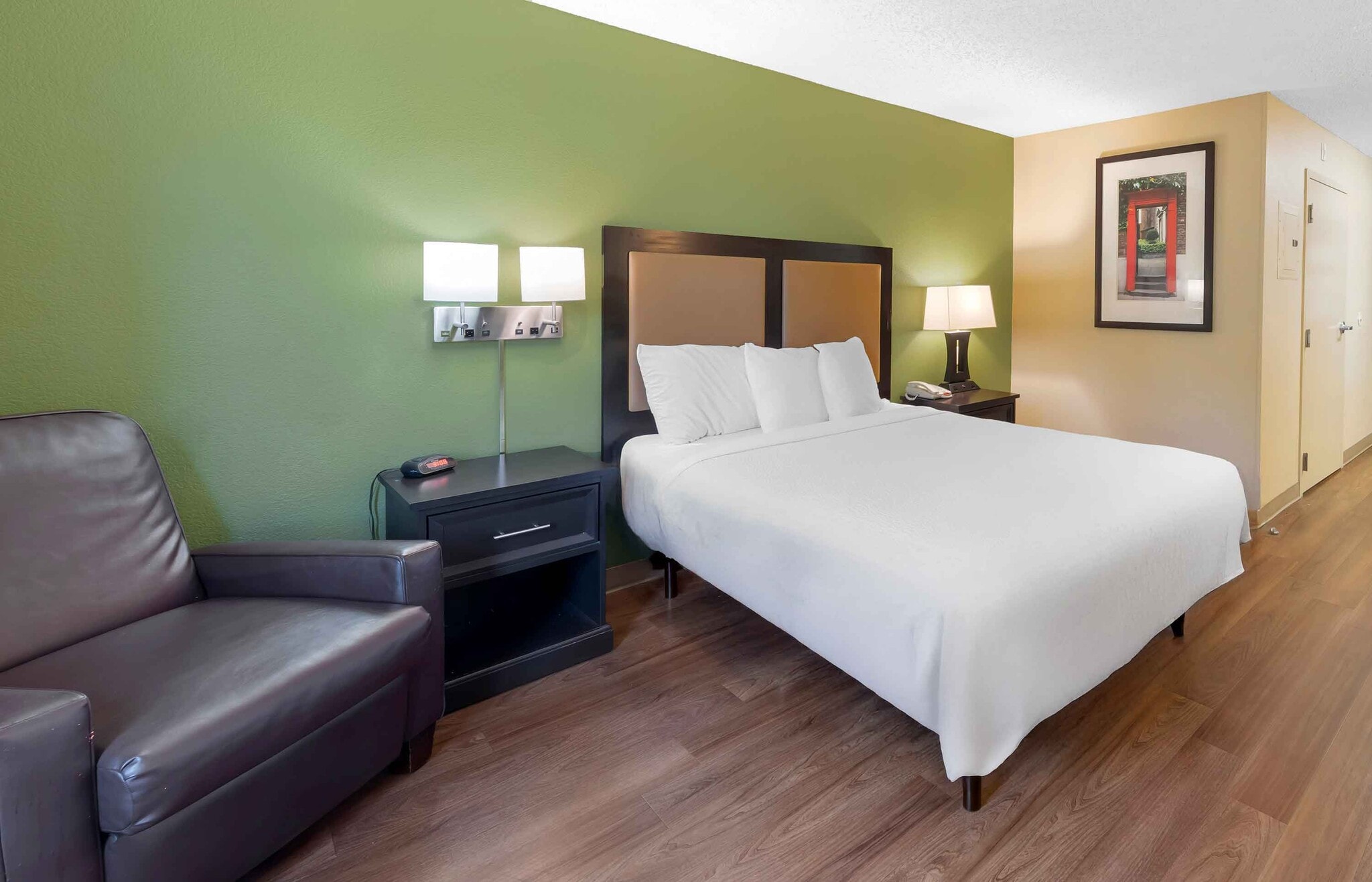 Building Photo - Furnished Studio-Seattle - Everett - North