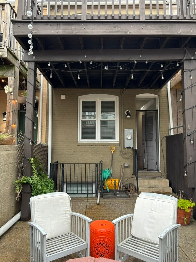 Building Photo - 143 N Kenwood Ave