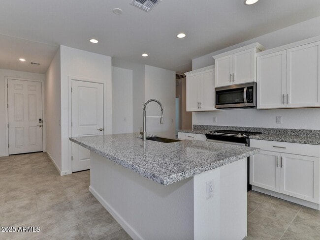 Building Photo - 4423 W Allen St