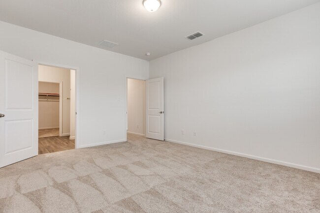 Building Photo - 1819 Wolf Run