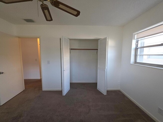 Building Photo - 231 Hibiscus St