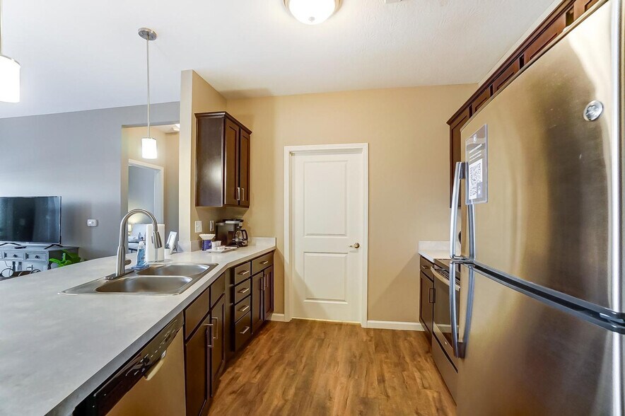 Building Photo - 4623 Lowell Ln