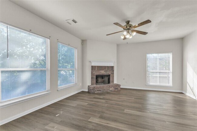 Building Photo - 3733 Eagles Nest St