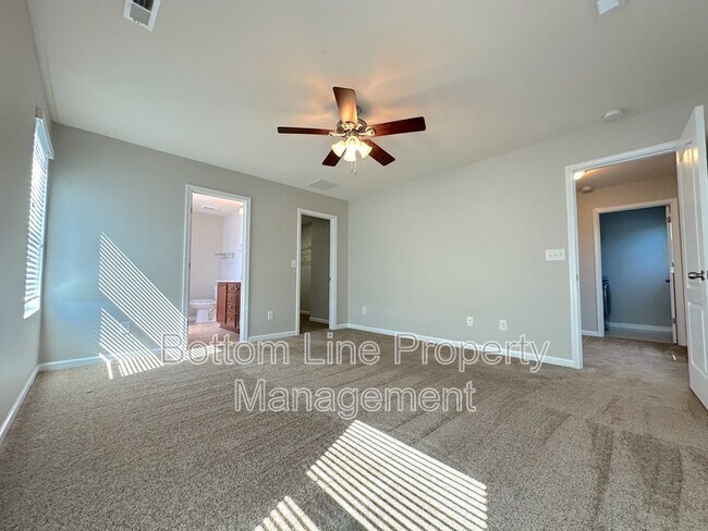 Building Photo - 137 Willow Valley Dr