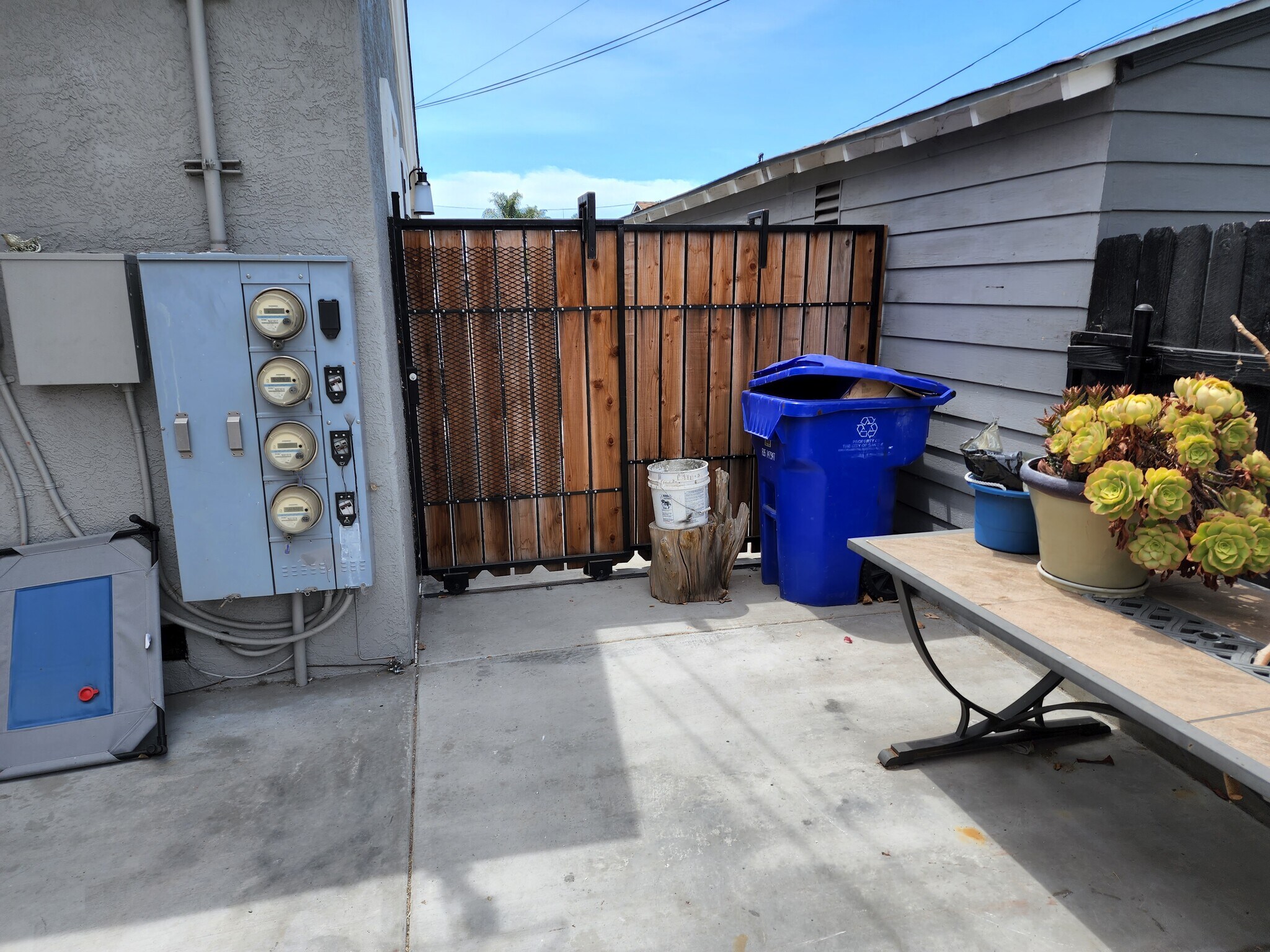 Building Photo - 3549 Highland Ave