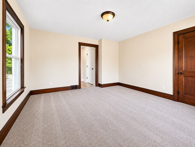 Building Photo - 855 Work Dr