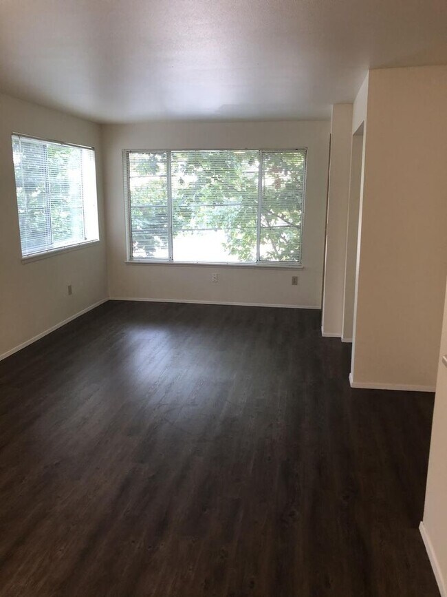 Interior Photo - Magnolia Court