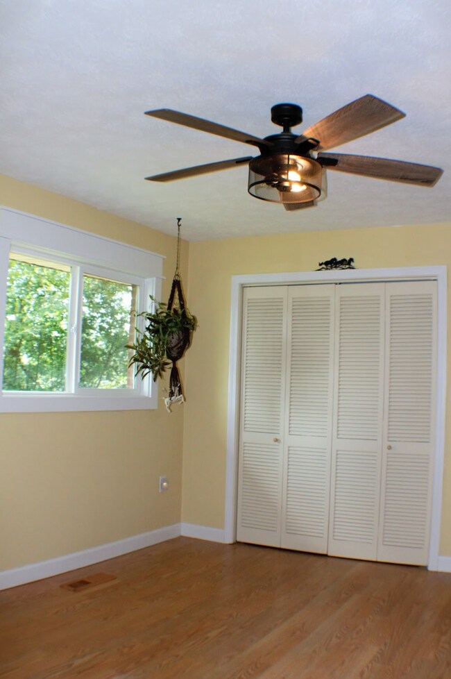 Building Photo - "Charming 3-Bed Retreat with Finished Basement & Fireplace in Scenic Mills River!" Furnished