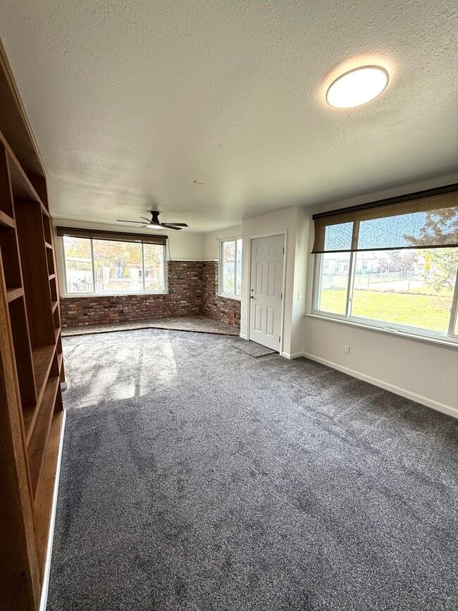 Building Photo - 1431 Johnston Ave