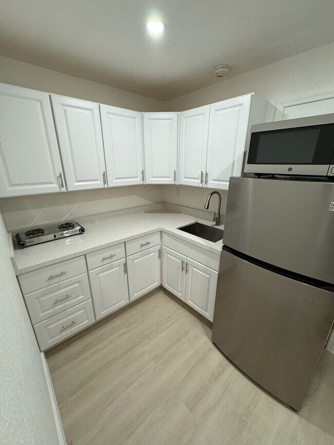 Building Photo - 40 SW 147th Ave