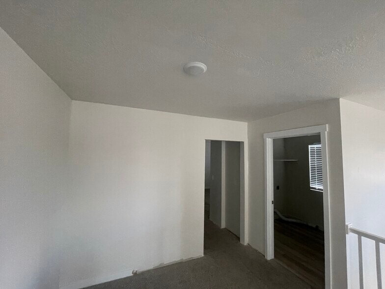 Building Photo - 844 N Basalt