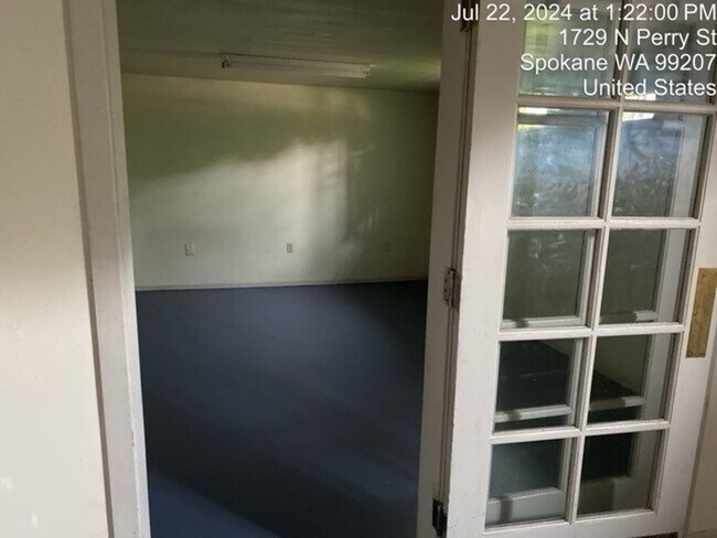 Building Photo - 1725 N Perry~+