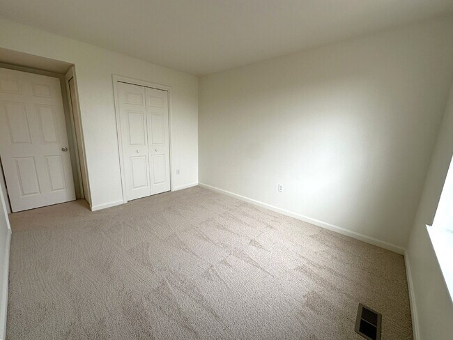 Building Photo - 3-Bed, 3.5-Bath Townhome in Sparks Glencoe