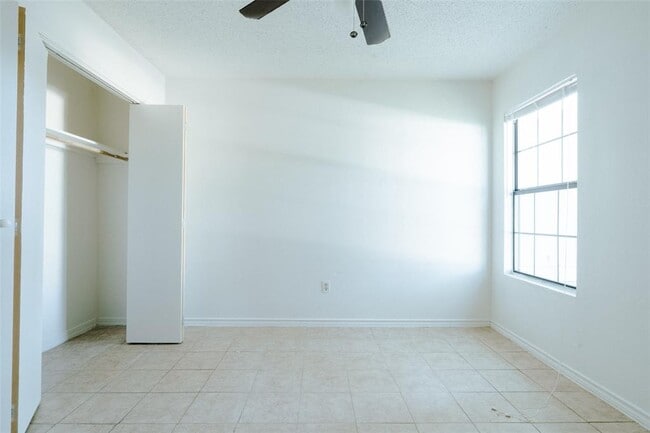 Building Photo - 23393 Nameless Rd