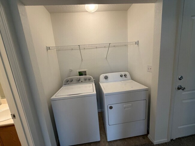 Building Photo - 3 Bedroom Single Story Home Available Near 98th St & Dennis Chavez Blvd SW!