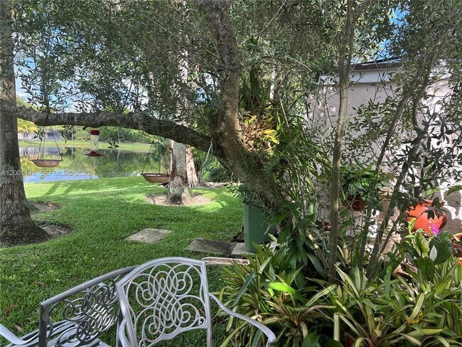 Building Photo - 1544 Springside Dr