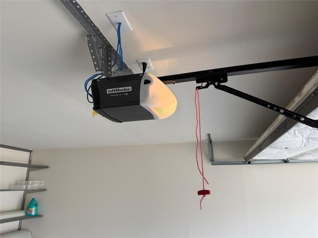 Building Photo - 334 Avalanche Ave